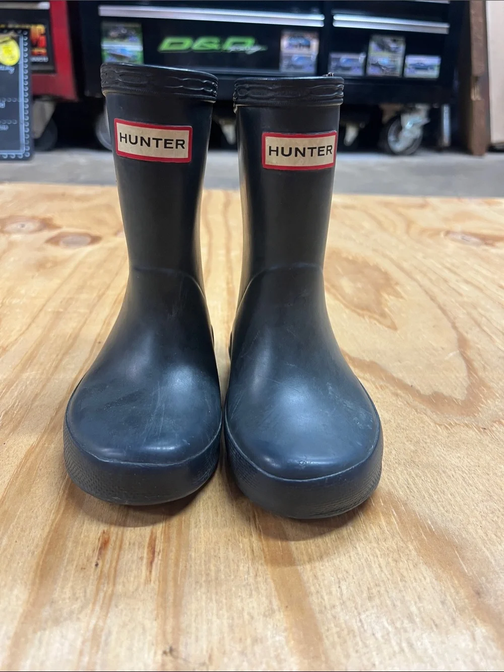 Hunter Kids Black Rain Boots with Red Logo Trim unisex boys size 6 6c